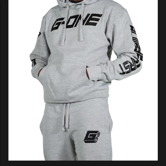 Red with white g-one logo Very comfortable and very warm joggers and hoodie - Picture 6 of 6